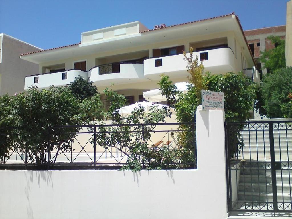 Anesis Apartments Agia Marina  Zewnętrze zdjęcie