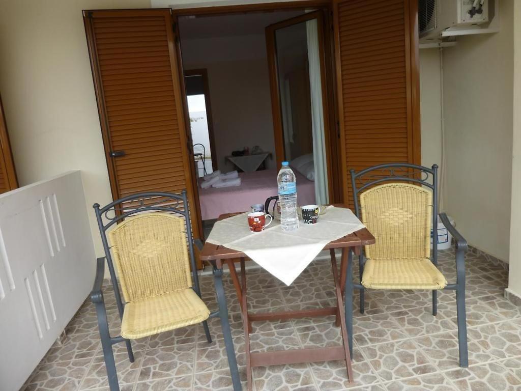 Anesis Apartments Agia Marina  Zewnętrze zdjęcie