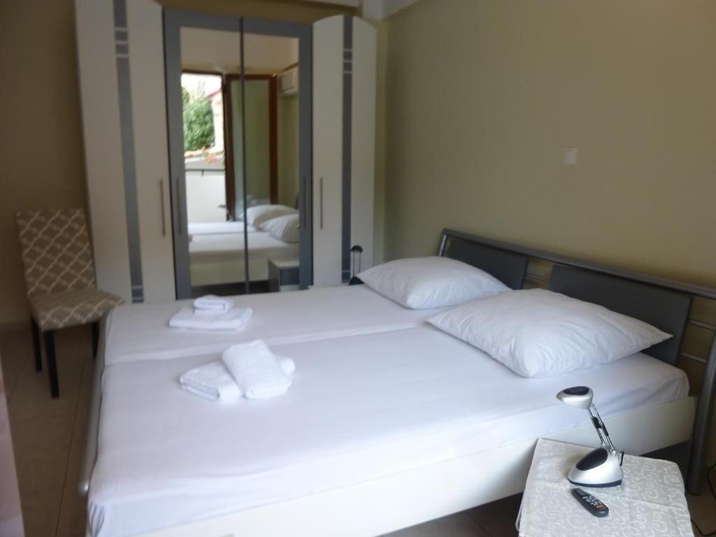 Anesis Apartments Agia Marina  Zewnętrze zdjęcie